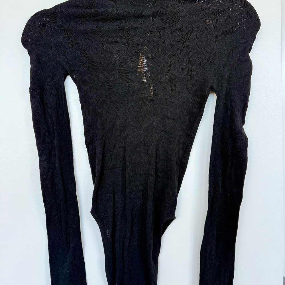 SKIMS Knit Lace Mock Neck Bodysuit | Onyx Limited Edition - Picture 7 of 7